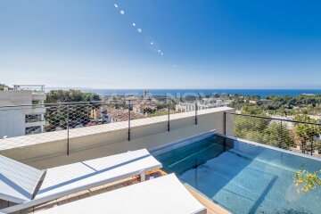 Privater Dachterrassen Pool mit Meerblick