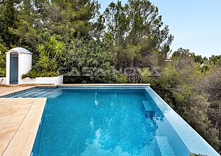 Ref. 2503612 | Villa in highly popular golf suburb 