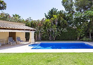 Ref. 2403633 | Impressive villa in a noble residential area