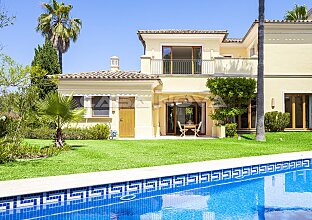 Ref. 2403633 | Impressive villa in a noble residential area