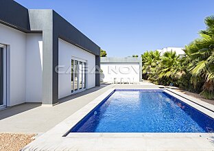 Ref. 2403638 | Villa moderna con piscina en zona residencial muy solicitada