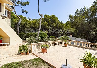 Ref. 2403641 | Mediterranean villa surrounded by nature in a quiet residential area 