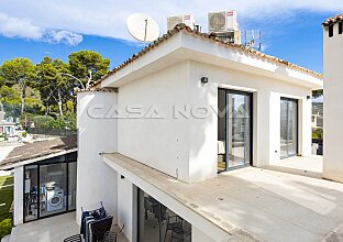 Ref. 2303653 | Modern villa with pool near the sandy beach