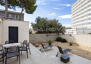 Ref. 2303653 | Modern villa with pool near the sandy beach