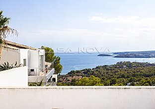 Ref. 2403652 | Charming villa with panoramic views up to the sea