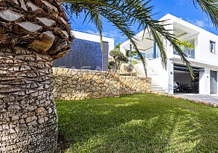 Ref. 2503694 | Espectacular villa: una sinfonía de lujo y vistas panorámicas al mar