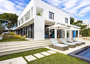 Ref. 2503694 | Espectacular villa: una sinfonía de lujo y vistas panorámicas al mar