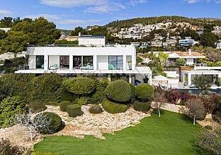 Ref. 2503694 | Espectacular villa: una sinfonía de lujo y vistas panorámicas al mar